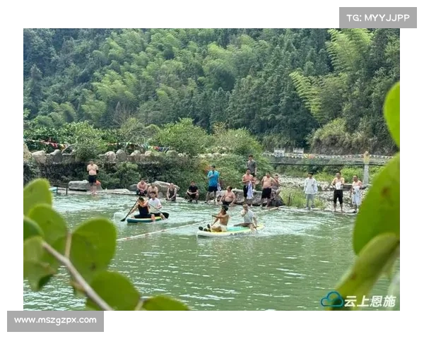 艳丽夏日,红豆戏水,火之泳姿,炫彩夺目 艳丽夏日,红豆戏水,火之泳姿,炫彩夺目
